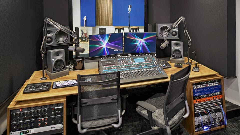 Image illustrates Stitcher's room-with-in-a-room design.